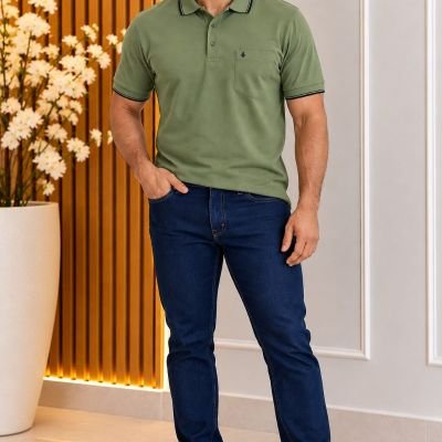 Camisa polo verde masculina com bolso